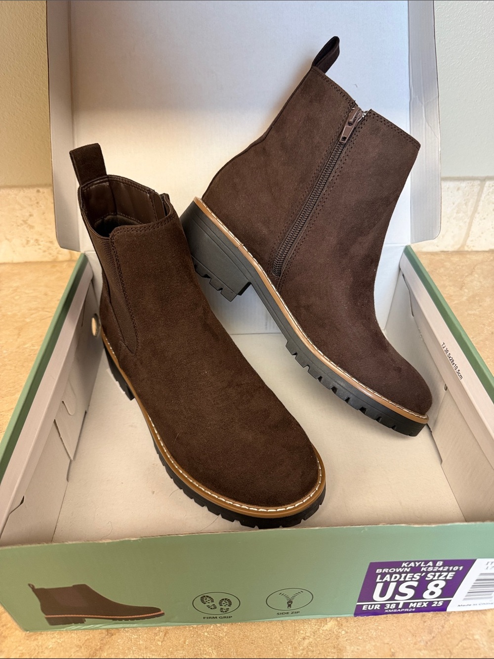 Kensie Dark Brown Suede Chukka Boot